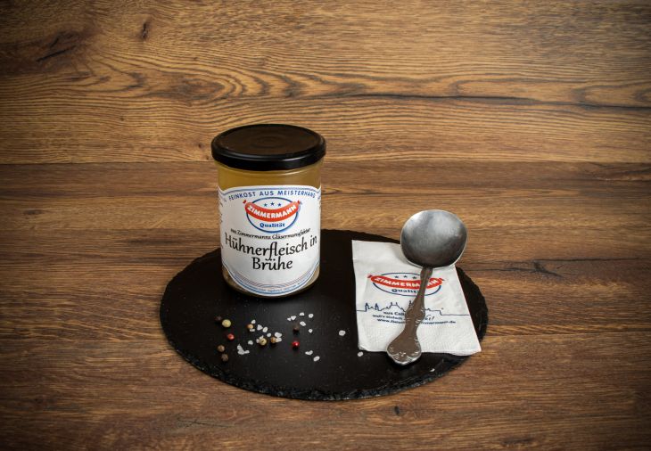 Hühnerfleisch in Brühe